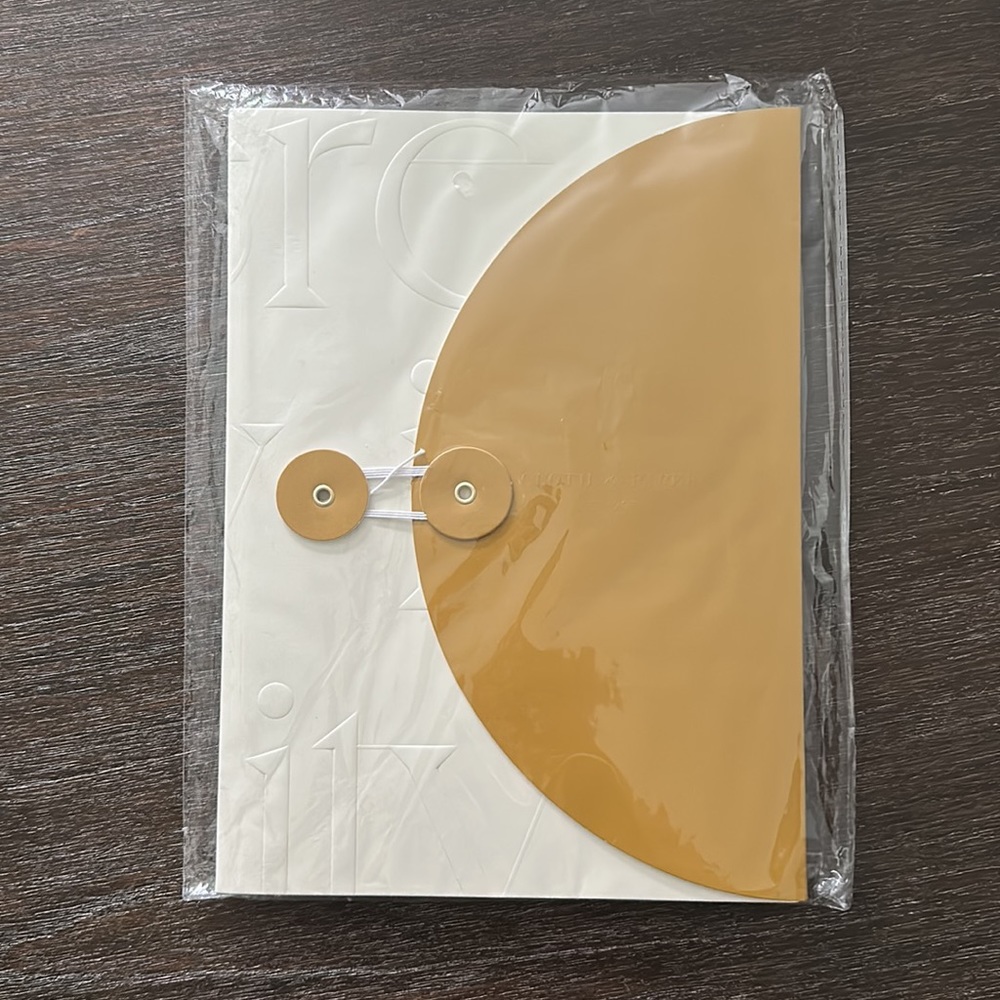 Cloth & Paper Folder - Picture 3 of 5